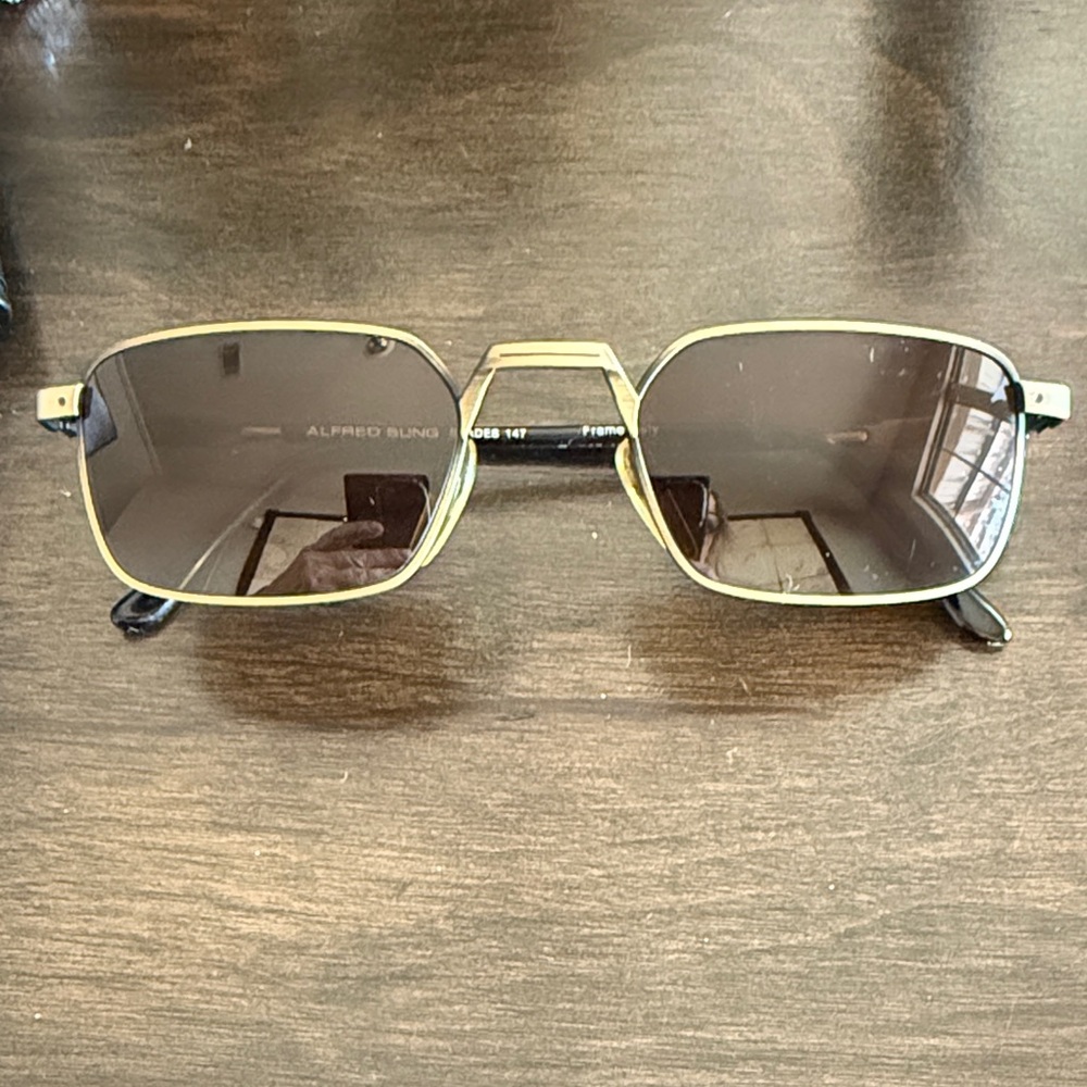 ALFRED SUNG Diaco Gold Frame Sunglasses 147
